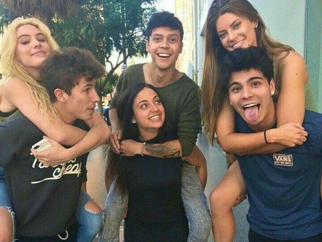 Finge q eles tão na piscina