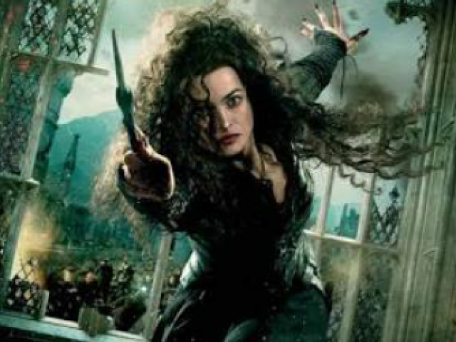 Éh, você é a Bellatriz Lestrange!