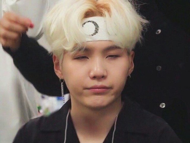 Poxa, tadinho do Yoongi ksksks