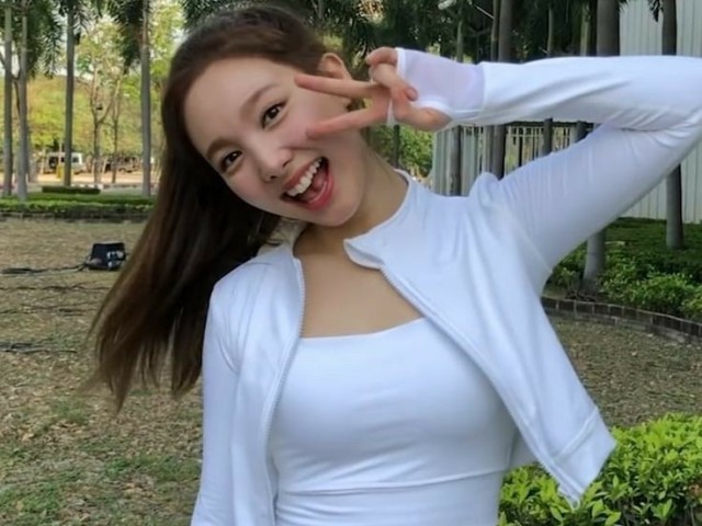 Nayeon (TWICE)