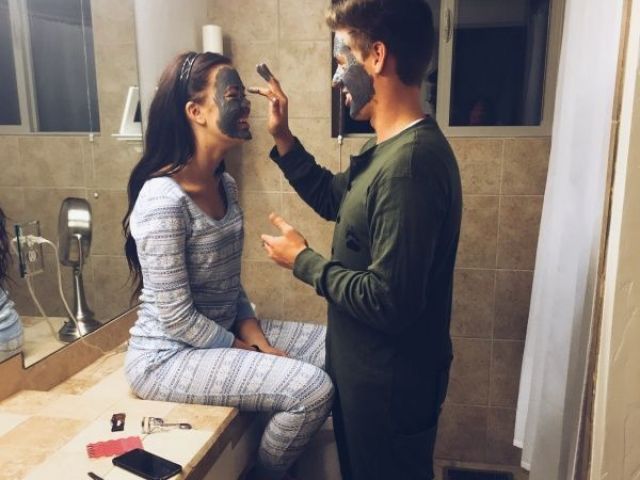 O que faz do amor ser amor é o jeito, o gesto e o cuidado. E isso você demonstra bem. 🥰
** a foto que lais posto**