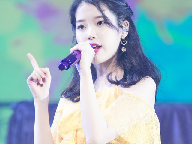 IU