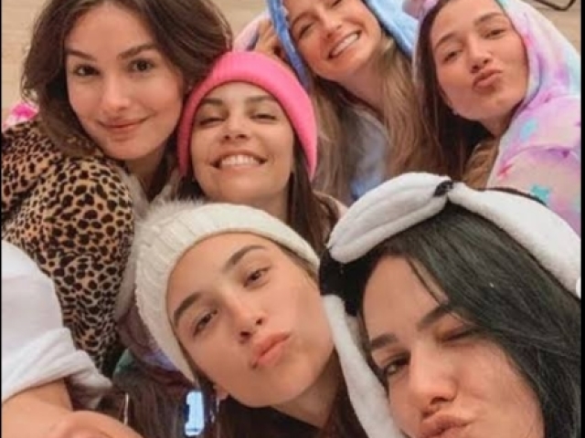 Nada melhor que uma festa do pijama com as amigas vai ser muito legal!!botar a conversa em dia