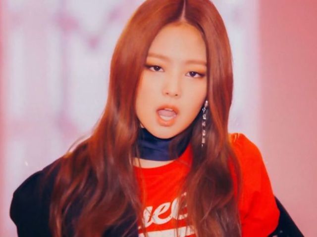 Jennie:Ficou desesperada e pediu ajuda o mais rapido possivel mais ngm se importou com vc...