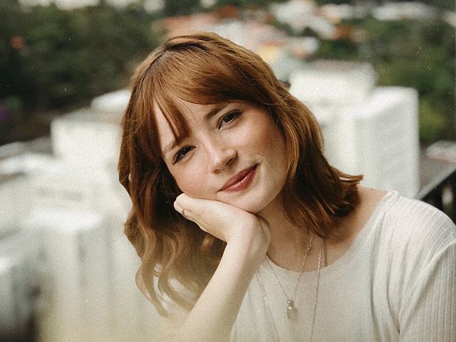 Scarlett aceita ser batizada e enfim, se entregar por completo para as trevas.