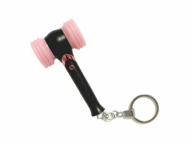 Esse lightstick em forma de chaveiro