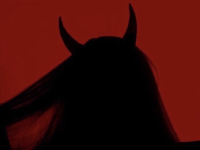 ↪ 𝐟𝐞𝐦𝐦𝐞 𝐟𝐚𝐭𝐚𝐥𝐞