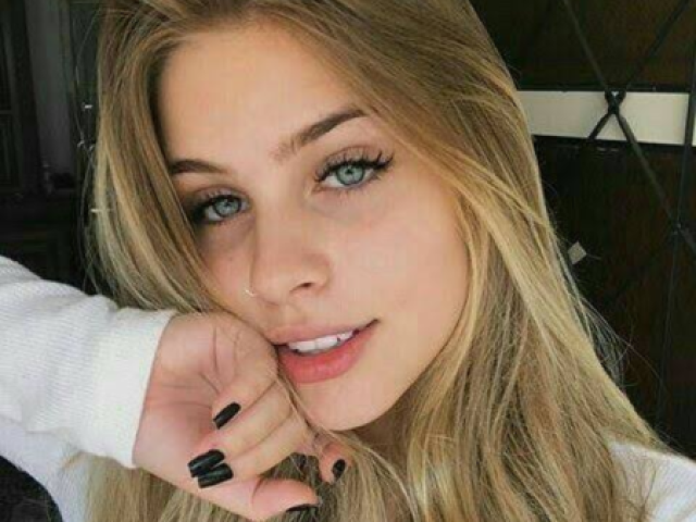 Loira dos olhos 💙