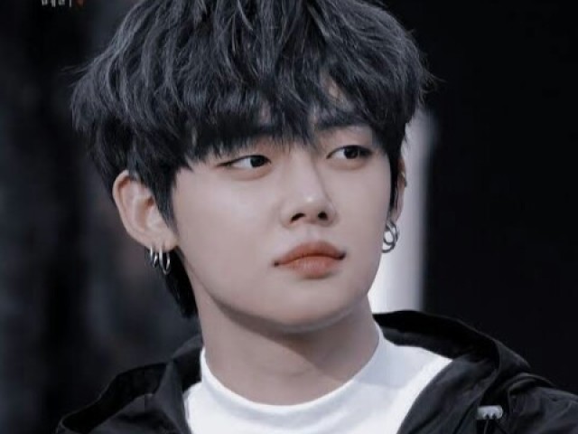 Sem salto nao gosto/Prefiro tênis
🌈gnt o Yeonjun ta mto perfeito nessa foto cara mds🌈