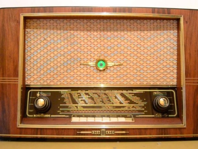 Rádio.