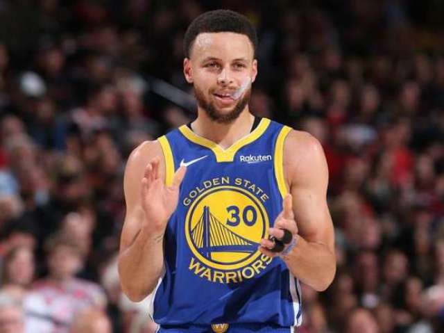 Hã Stephen Curry