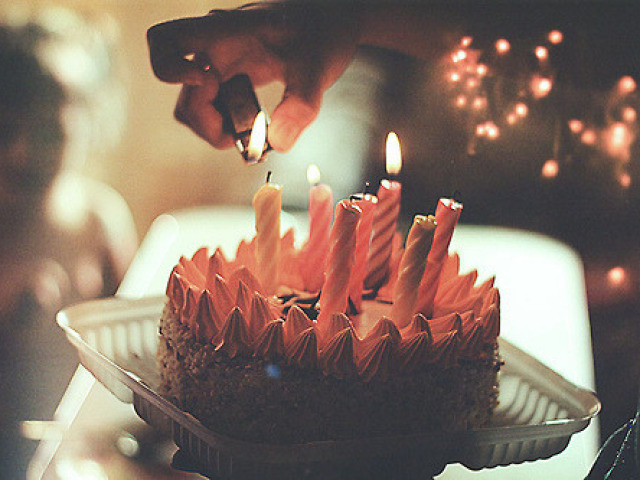 ***Crie seu próprio Bolo de Aniversário***