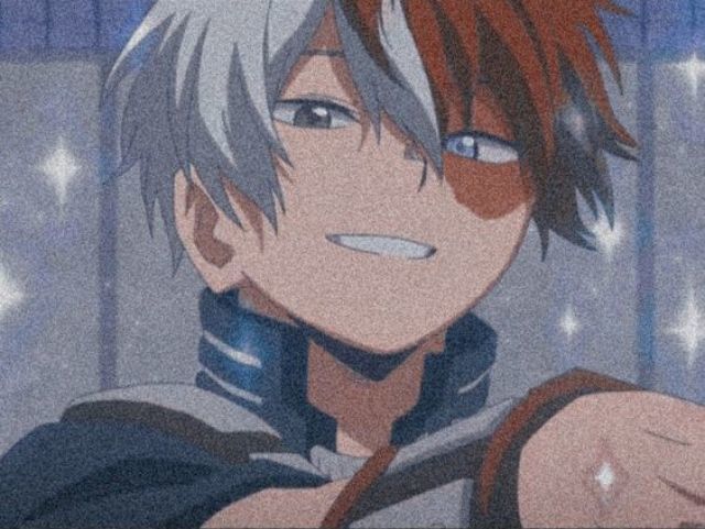 -Todoroki...Panquecas não vai gelo...
Todorki:QUE?ata...Desculpa o Bakugou atrapalhou...Melhor ele sair
Bagukou:Vc poderia calar a boca?Está me dando dor de cabeça
Todoroki:Sai da minha cozinha então!
-Desisto...