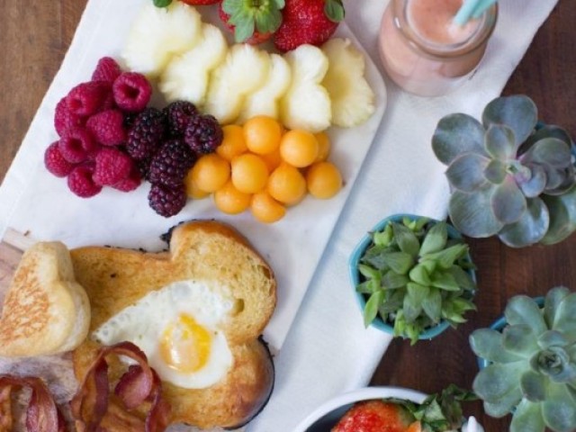 Ou vc quer esse mesa encrivel de café da manhã
 Vc escolhe