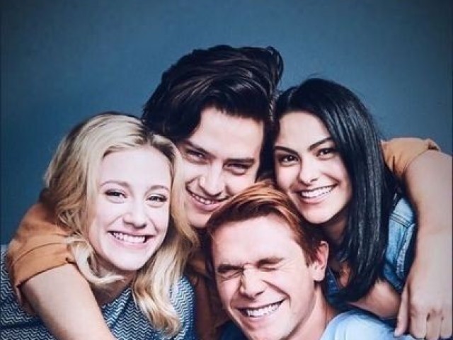 Riverdale
Pra mim a melhor serie
Mas a escolha e sua