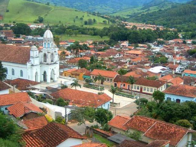 Cidade do interior para ver a família.