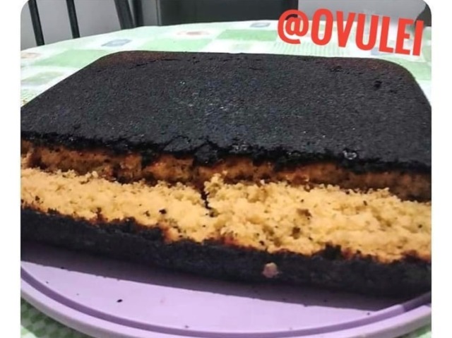 Bolo de cenoura carbonizado