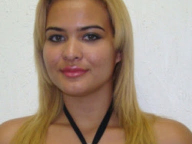 A moça que ficou famosa pelo vestido rosa