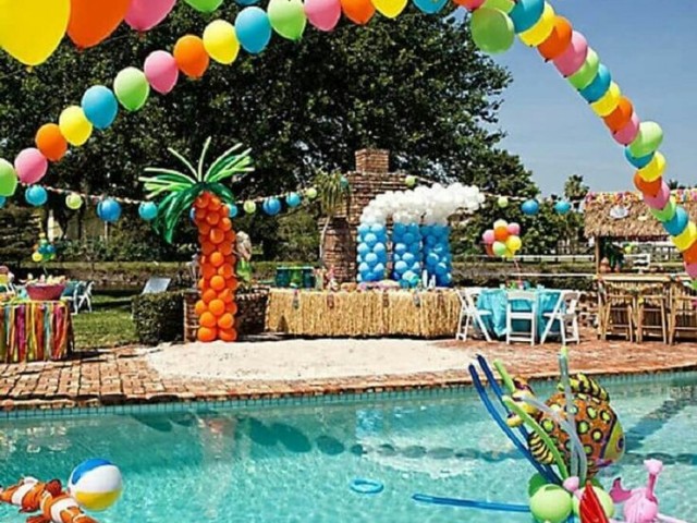 Monte sua festa na piscina