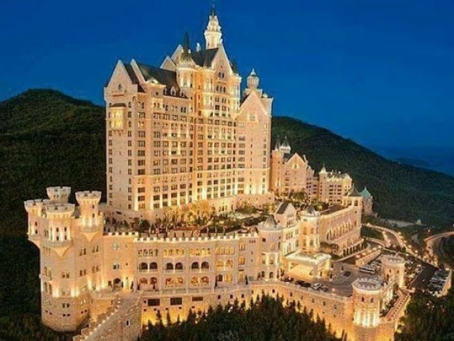 Monte seu hotel luxuoso!