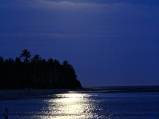 Praia a noite