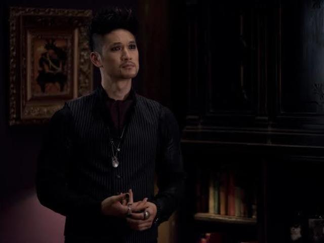 Magnus Bane (sim eu gosto dele, eu sou clichê)