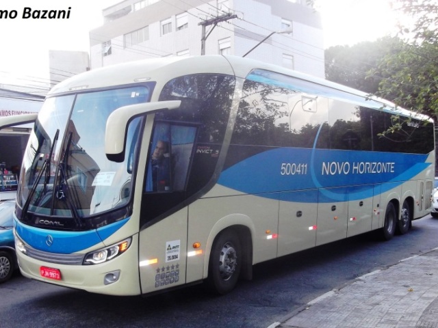 DE ONIBUS,POIS ELA NÃO TEM CONDIÇÕES FINANCEIRAS MUITO BOAS!