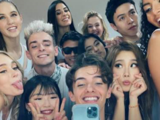 Now United 🌈😘