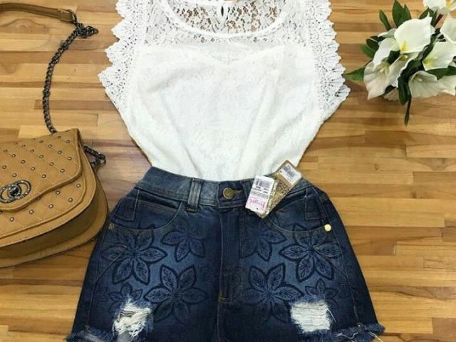 este jeans com branco