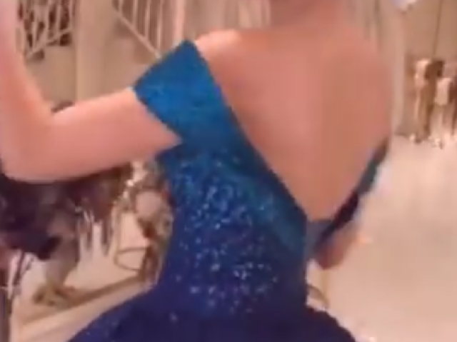 Não creio e esse vestido meio galáxia? eu amei e você?