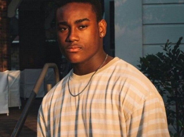 Seu namorado é...LAMAR MORRIS
