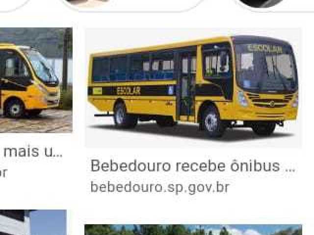 Ônibus escolar