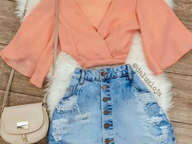 Blusa e sai jeans