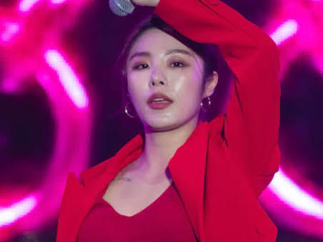 Wheein (Mamamoo)