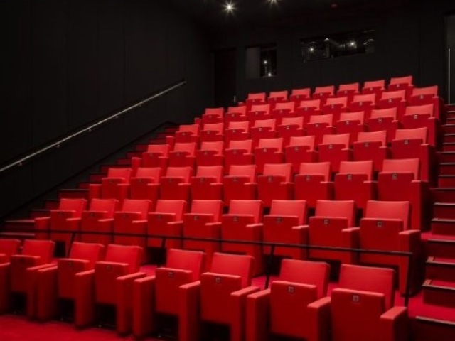 𝙻𝚞𝚐𝚊𝚛 𝟸
-Teatro, um bom lugar para, rir, chorar e ficar feliz apenas com suas peças