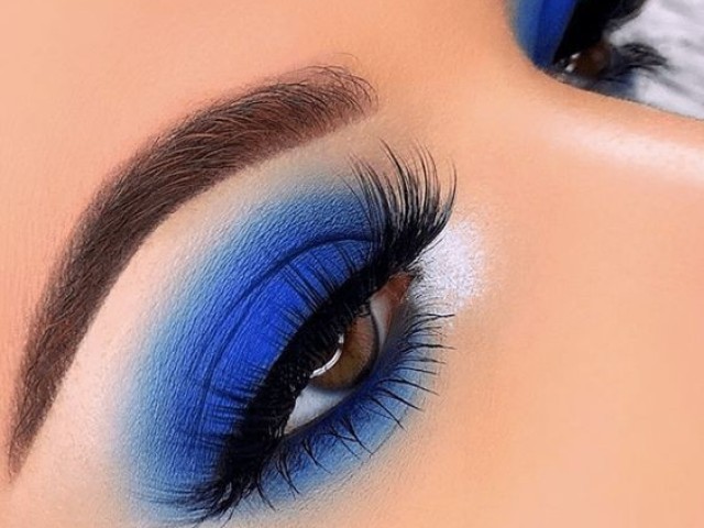 Essa make azul ♡