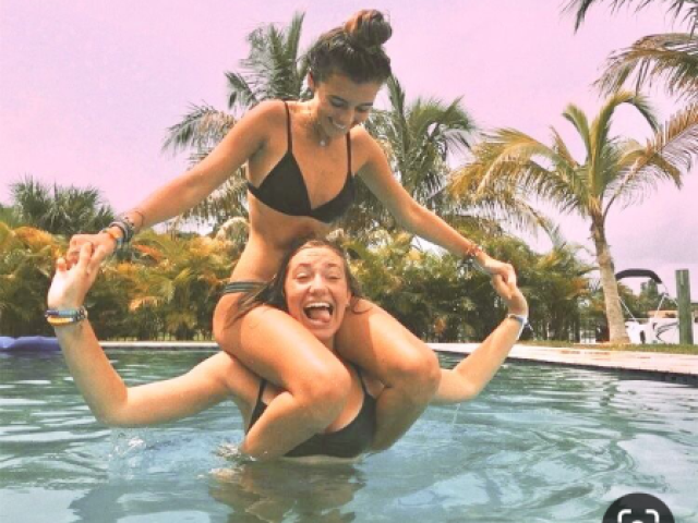 Sua foto com Adisson
Ela é corna mas é minha amiga 😂❤️