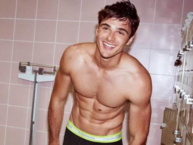 Jacob Elordi (goxtozooooo)