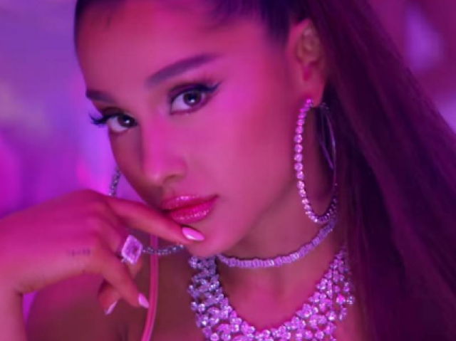 Ariana Grande - 7 rings