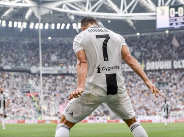 Cristiano Ronaldo7