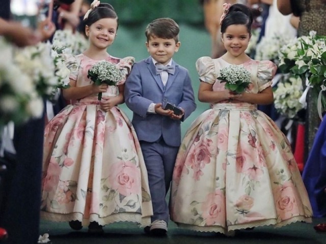 Trio duas meninas e um menino