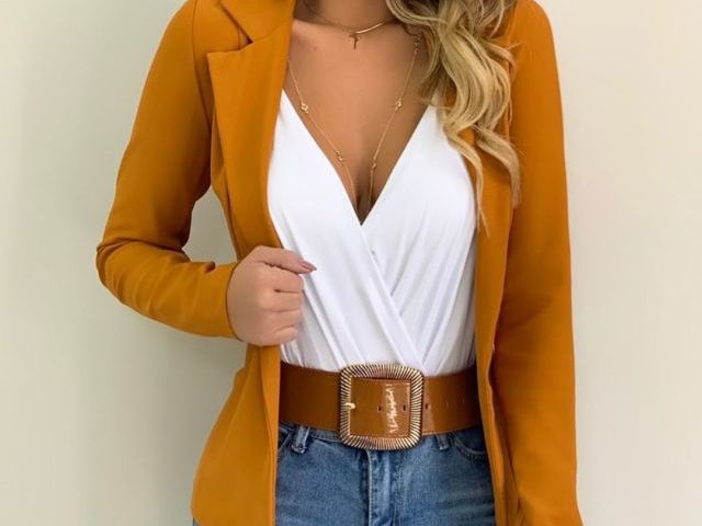 Valeria
parte de baixo: CALÇA JEANS RASGADA
tênis: BRANCO