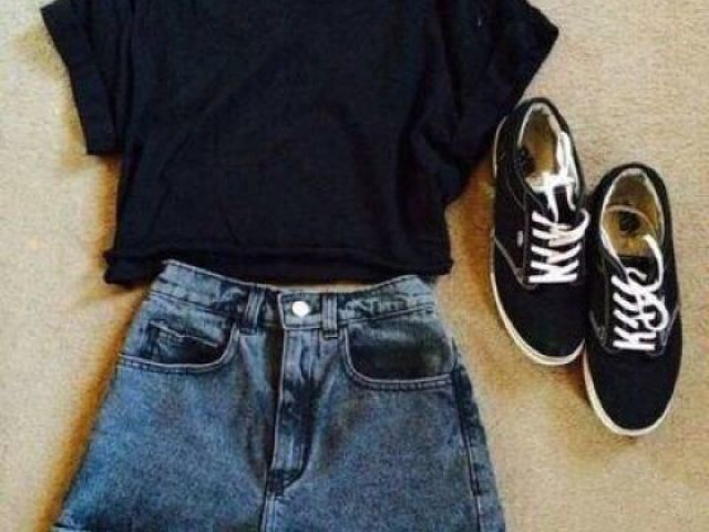 Shorts e camiseta