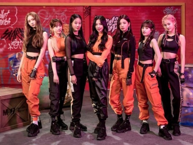Hands Up - Cherry Bullet