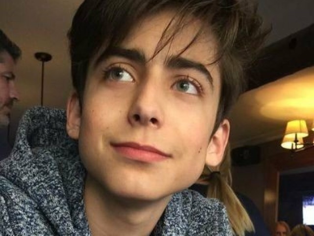 aidan gallagher 🌹🌹🌹