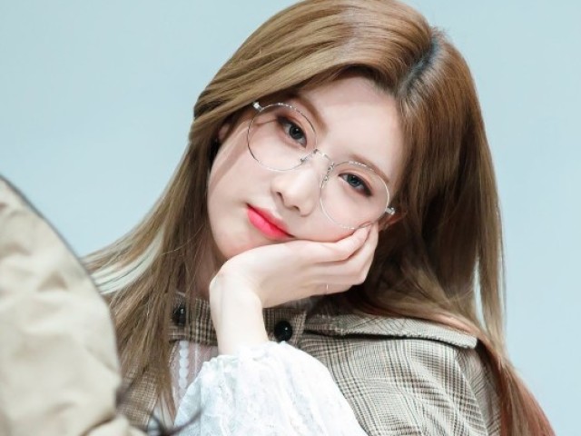 Kim Lip (LOONA)