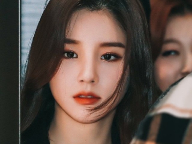 Heejin (LOONA)