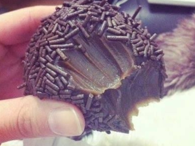 Brigadeiro (desculpa se eu fiz vontade em alguma das opções)