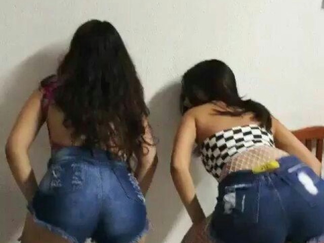 q estilo oq fia aqui é short cravado na bunda e funk ate o chão