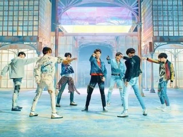 FAKE LOVE - BTS